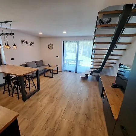 דירה Riverside Apartma 2, קרנייסקה גורה
