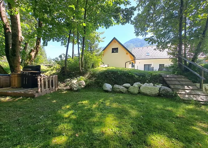 Riverside Apartma 2, شقة