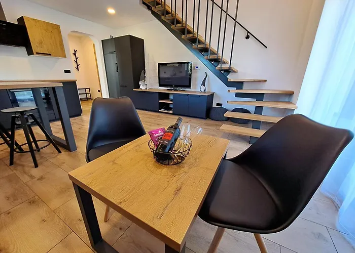 Riverside Apartma 2, * كْرانْيِسكا غورا