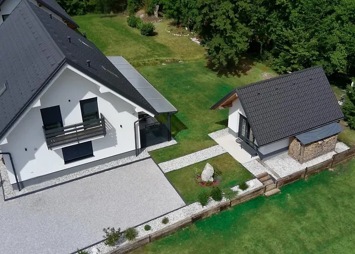 شقة Riverside Apartma 2, *